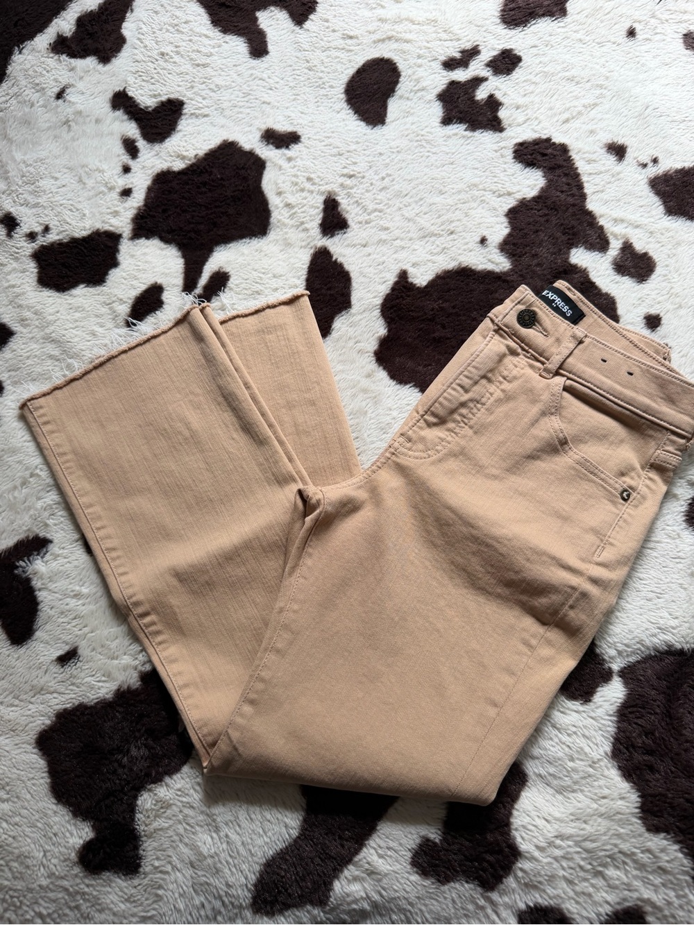 Express Woman’s cropped flared Jeans